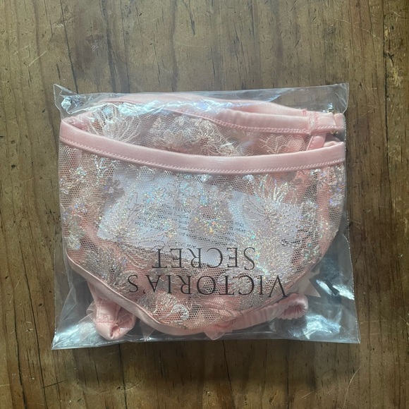 For Love & Lemons Delicate Floral Foil Garter - Picture 7 of 7